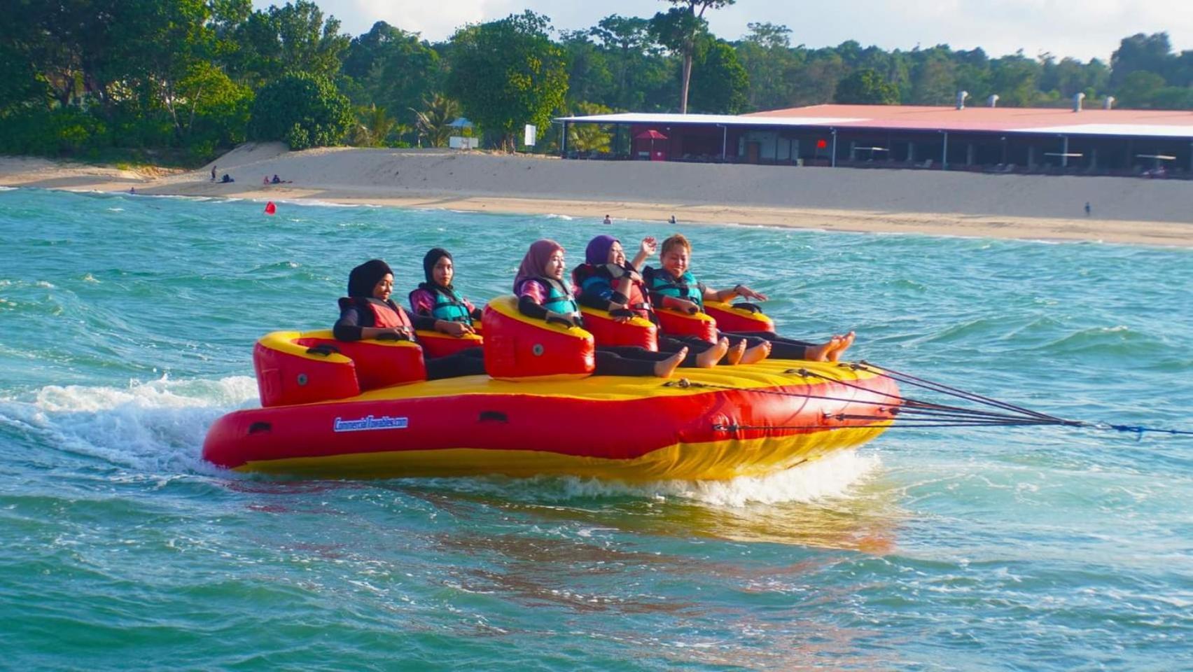 Lotus Desaru Beach Resort, 2 Bdrms, W/Splash Park Bandar Penawar ภายนอก รูปภาพ